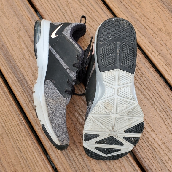 Nike Running Shoes - Picture 5 of 8